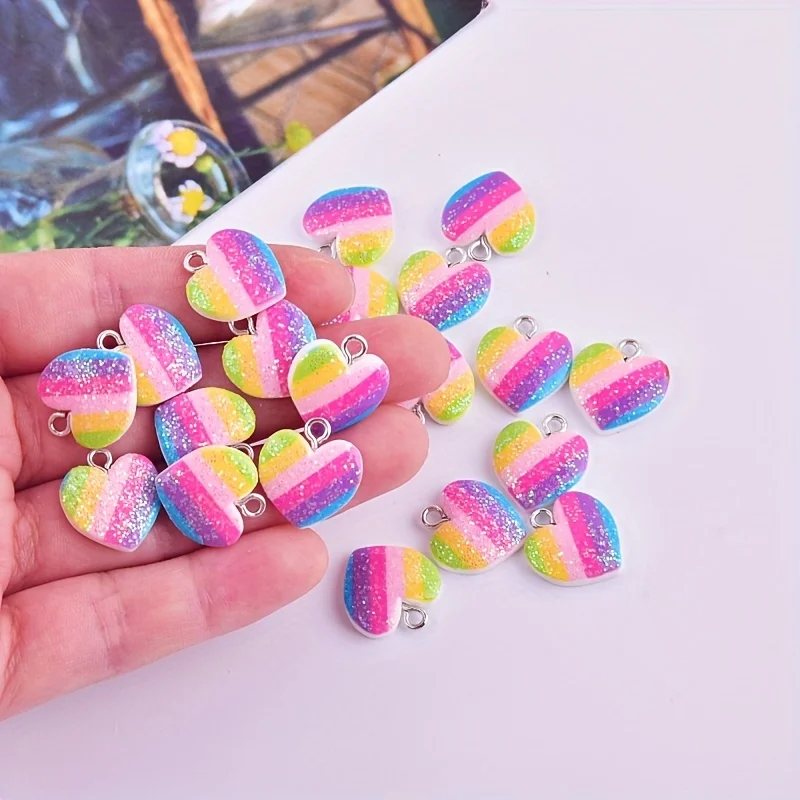 Resin Art Handmade - 10 Stück bunte Herz-Harz-Anhänger, niedliche gemischte